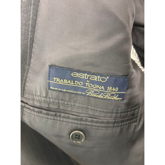 Brooks Brothers 1818 Collection men’s blazer in a gray pinstripe wool - Picture 8 of 16